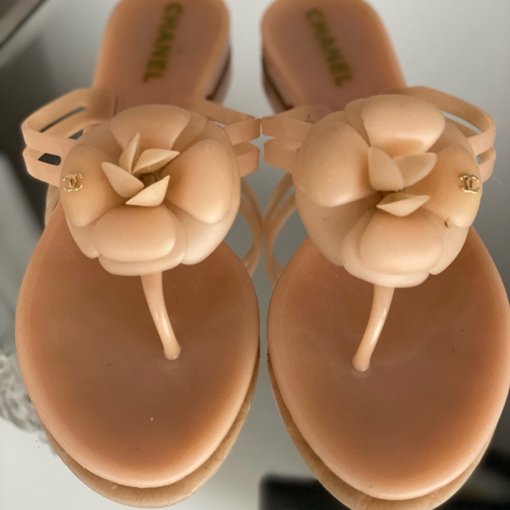Chanel Baby Peach/Pink Jelly Sandal Classic Flower
